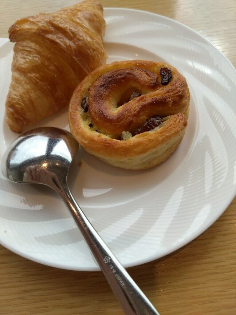 サザンタワーダイニング朝食ビュッフェ(パン)