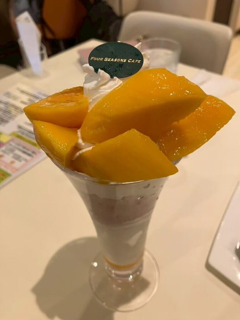 フォーシーズンズカフェ_宮古島マンゴーパフェ